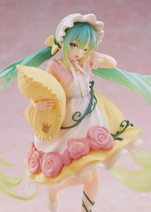 TAITO Vocaloid Hatsune Miku (Sleeping Beauty Ver.) Wonderland Figure