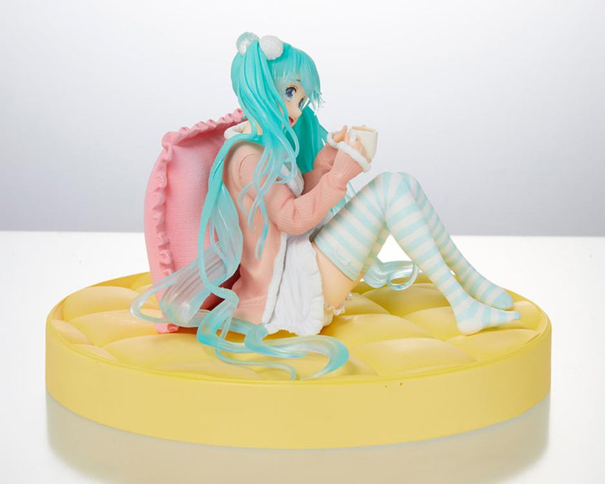 TAITO Vocaloid Hatsune Miku (Original Casual Wear Ver.) Figure