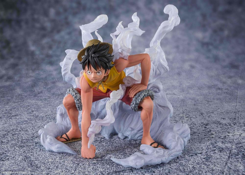 Bandai One Piece FiguartsZERO Extra Battle Monkey D. Luffy (Paramount War) (collectable and rare on the market)