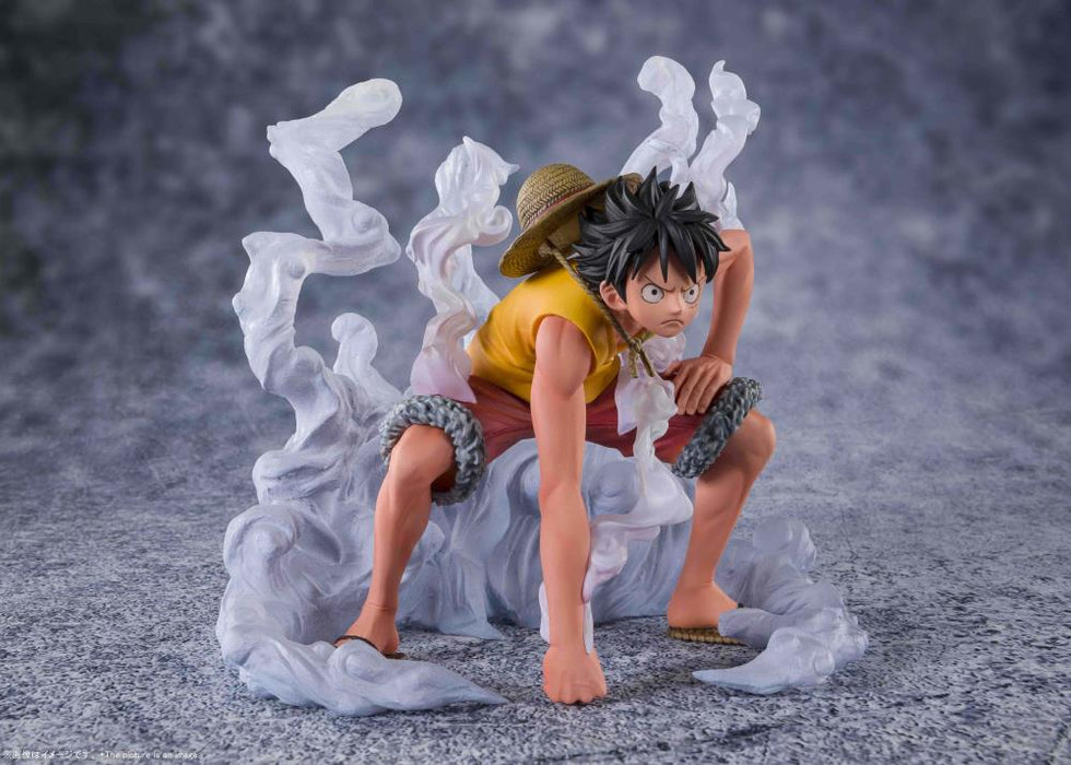 Bandai One Piece FiguartsZERO Extra Battle Monkey D. Luffy (Paramount War) (collectable and rare on the market)