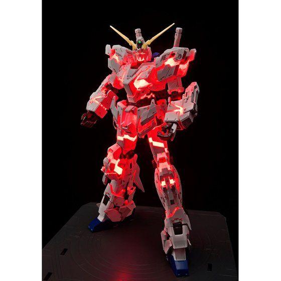 PRE-ORDER ＲＧ 1/144 Gundam Base RX-0 Unicorn Gumdam（Destroy mode）Ver.TWC（LIGHTING MODEL）Limited (Pre-Order)