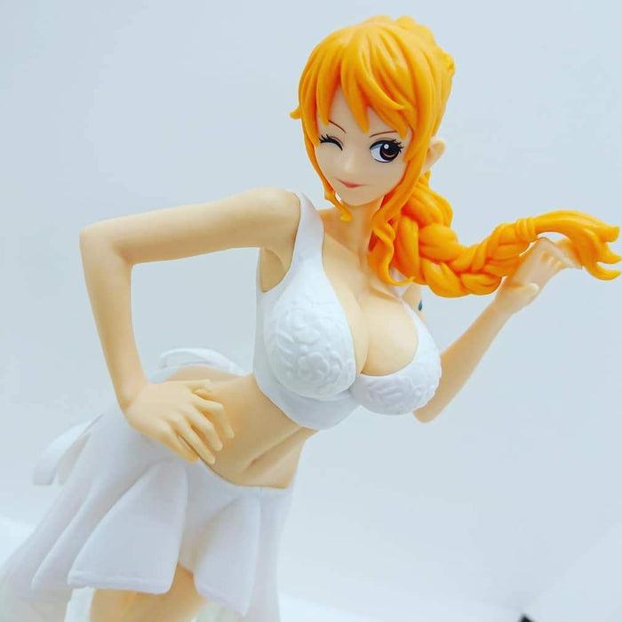 Banpresto CRANEKING One Piece Lady Edge Wedding Nami Figure